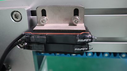 全自動定位圓瓶貼標(biāo)機,圓瓶貼標(biāo)機,全自動貼標(biāo)機