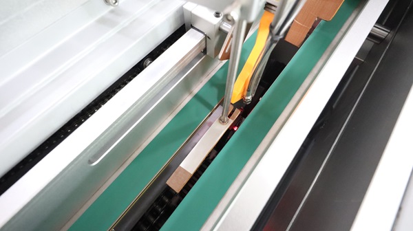 電線對折貼標(biāo)機(jī),對折貼標(biāo)機(jī),全自動貼標(biāo)機(jī)