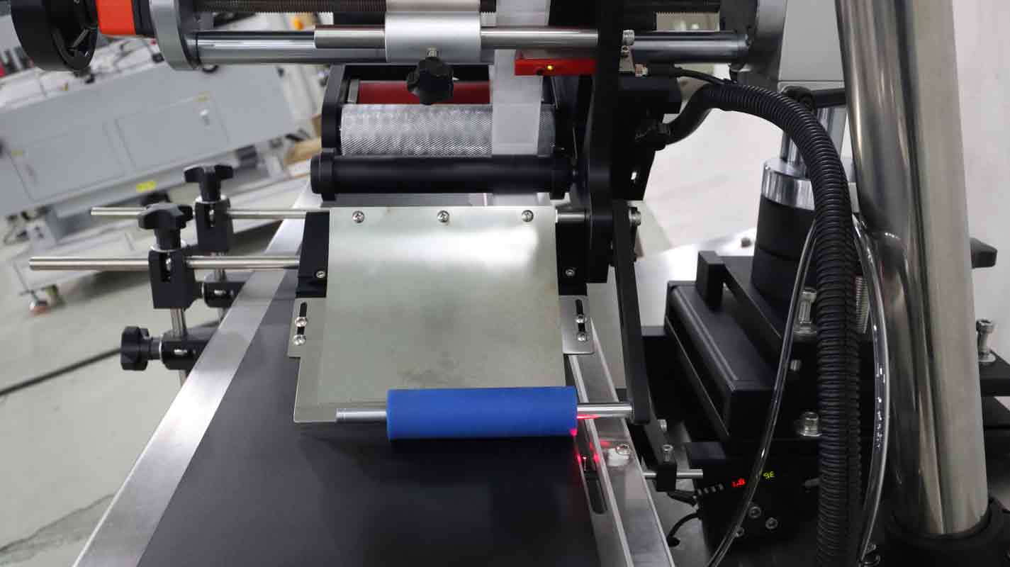 全自動上下面貼標機,貼標機設(shè)備,平面貼標機