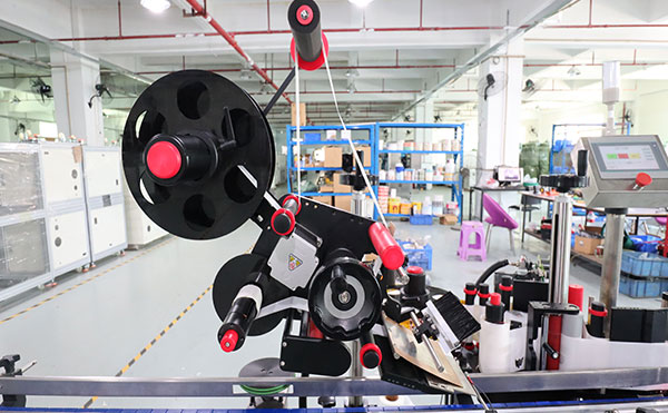 全自動(dòng)面單貼標(biāo)機(jī),面單貼標(biāo)機(jī)設(shè)備,貼標(biāo)機(jī)廠家,佼佼者